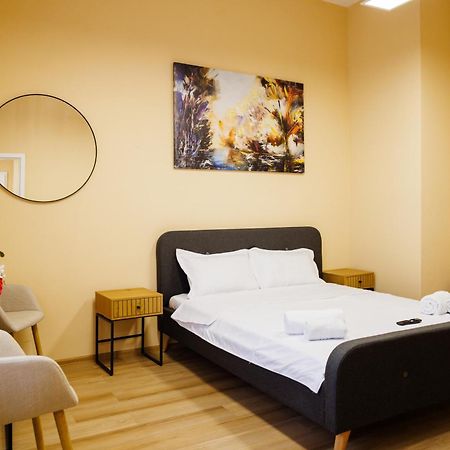 Studio In Old Town'S 1752 Hotel Timişoara Exteriör bild